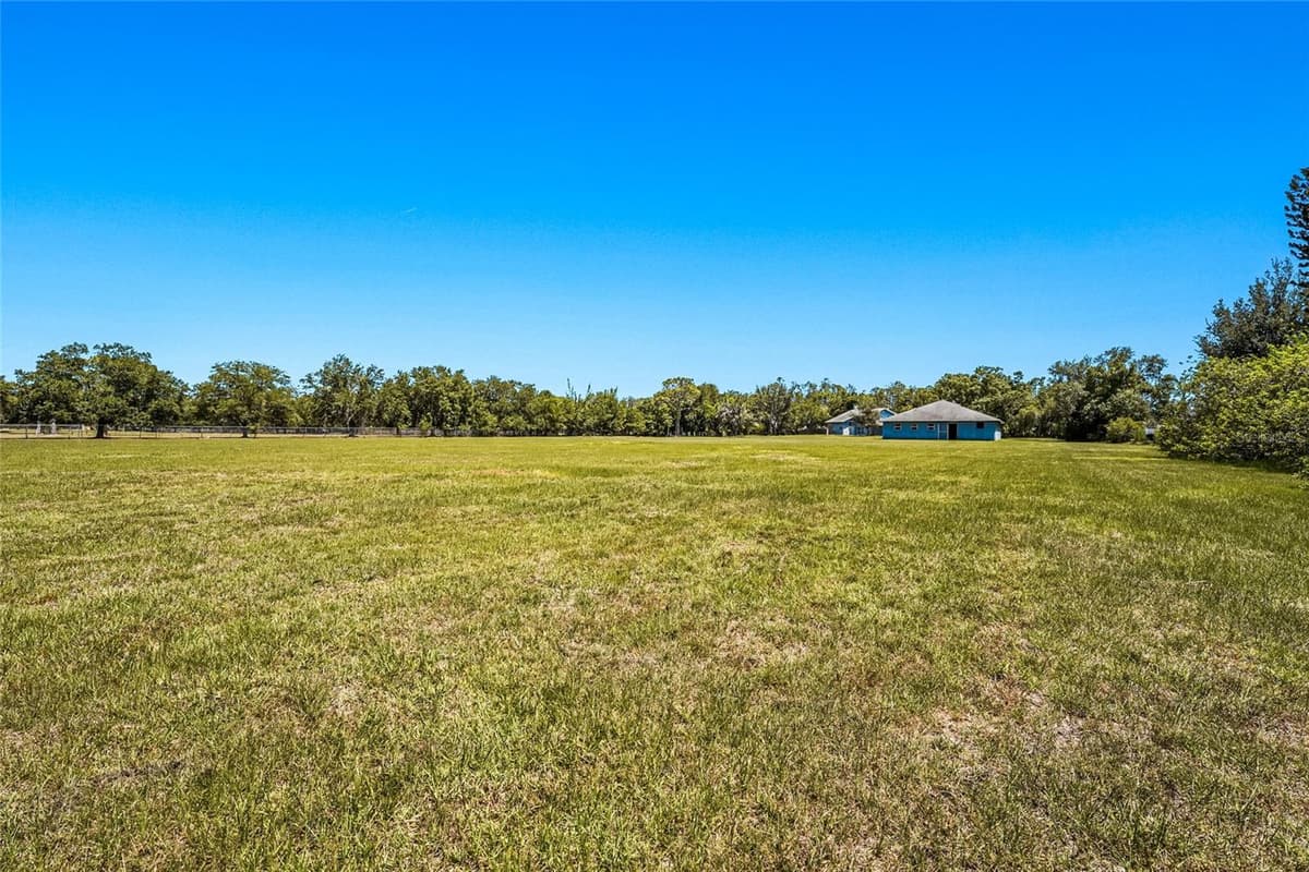 5650 CHURCHILL DOWNS ROAD — photo 38 of 47