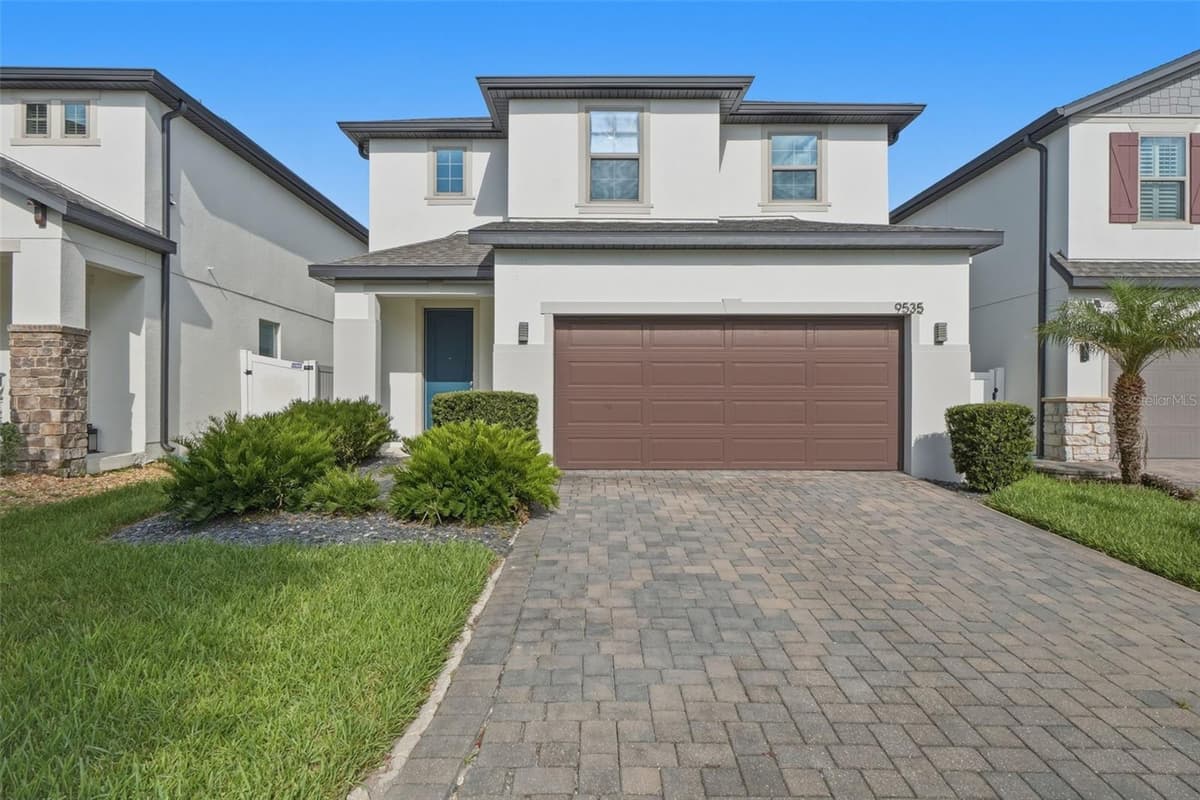 9535 JUNIPER MOSS CIRCLE — photo 1 of 35