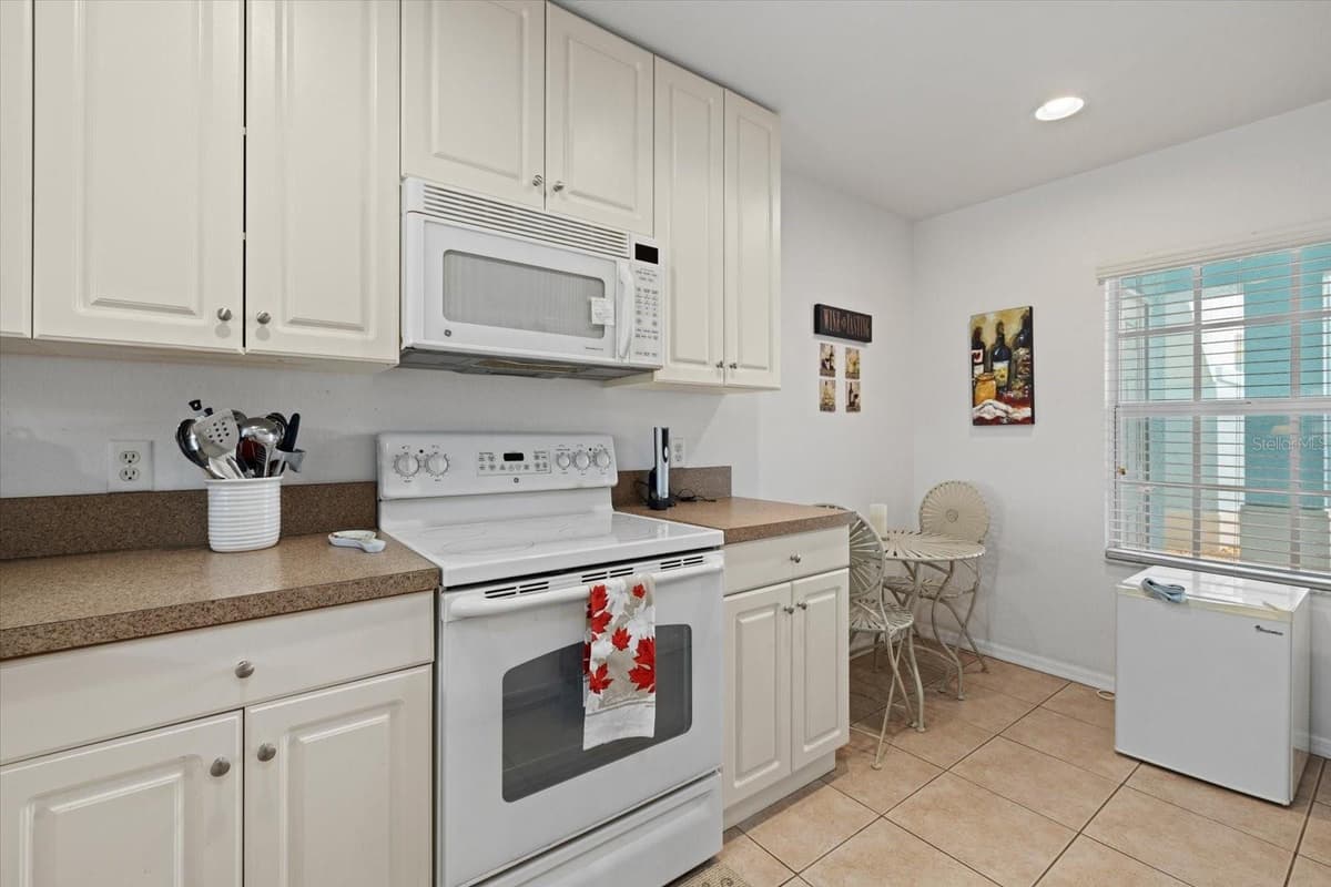 5738 SABAL TRACE DRIVE — photo 12 of 43