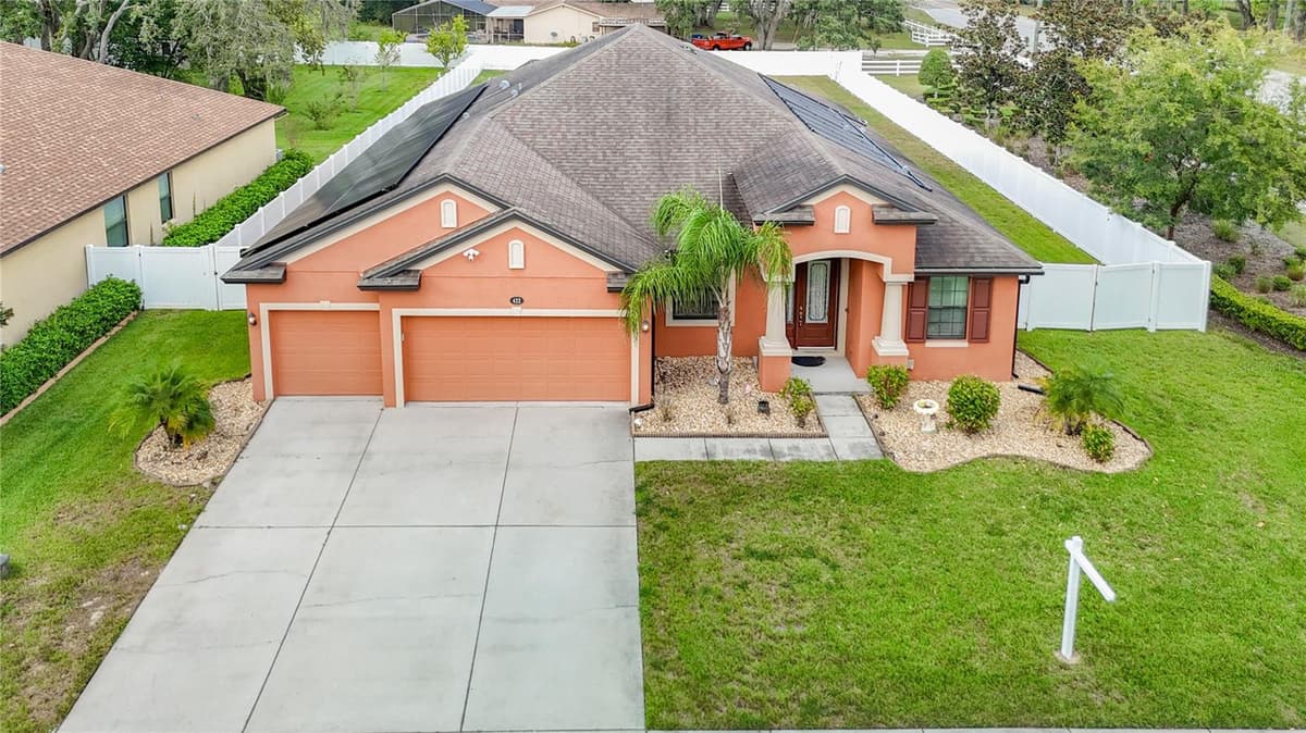 422 CHALLICE DRIVE — photo 3 of 70
