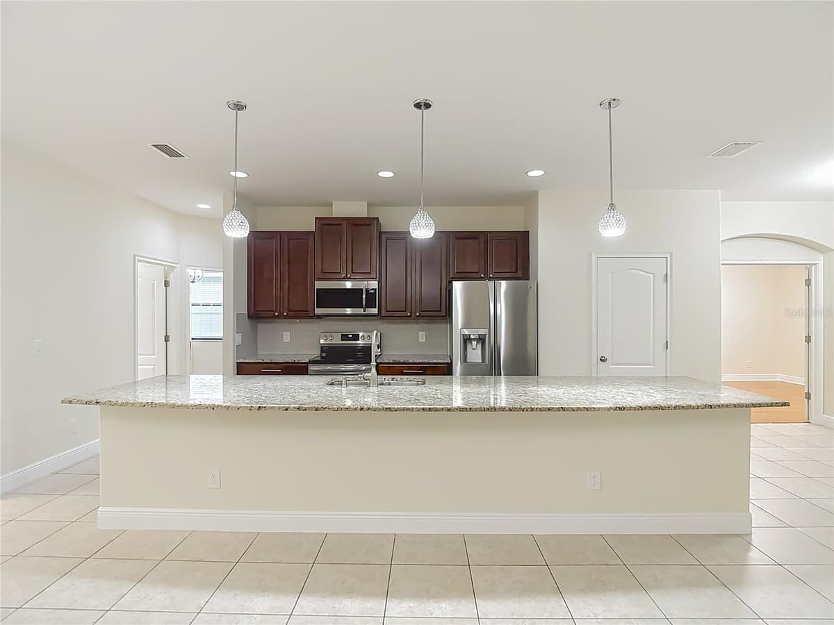 422 CHALLICE DRIVE — photo 8 of 70