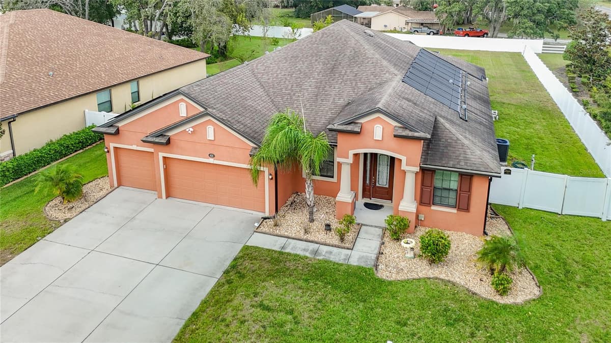 422 CHALLICE DRIVE — photo 4 of 70