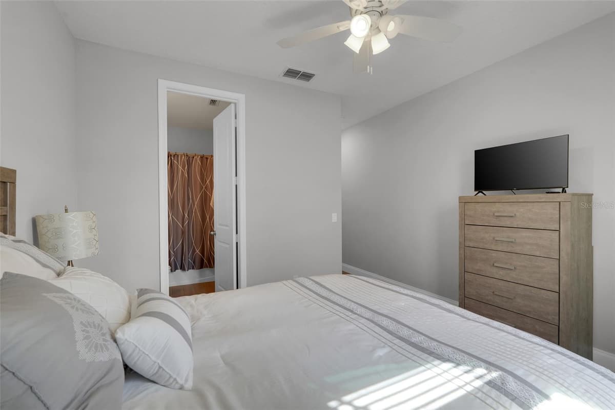 8254 PROCIDA ISLE LANE — photo 38 of 52