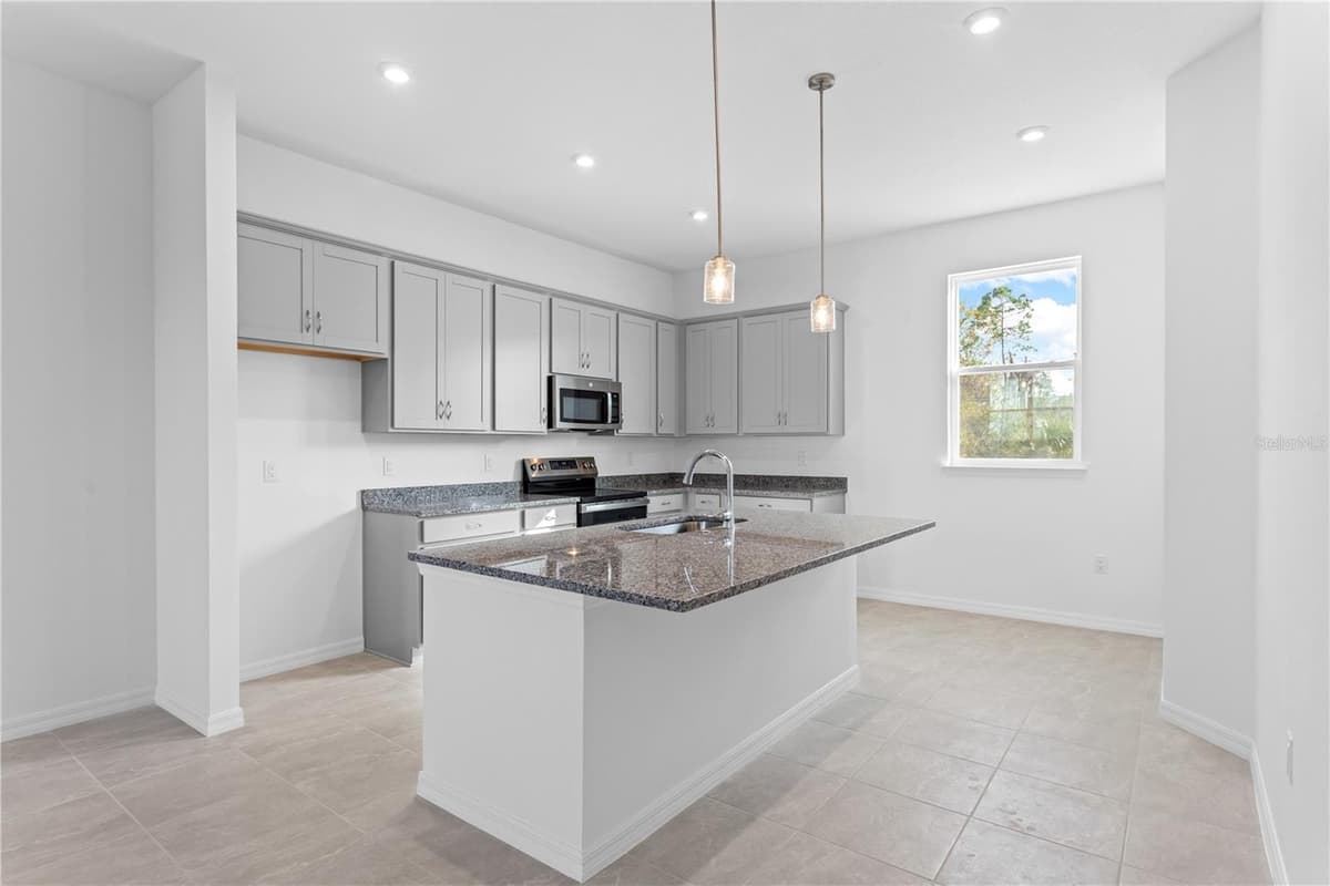 9616 MONTAGUE STREET — photo 14 of 42