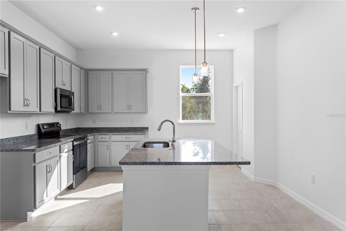 9616 MONTAGUE STREET — photo 8 of 42