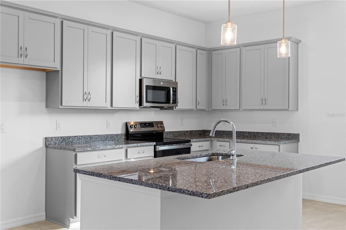 9616 MONTAGUE STREET — photo 11 of 42