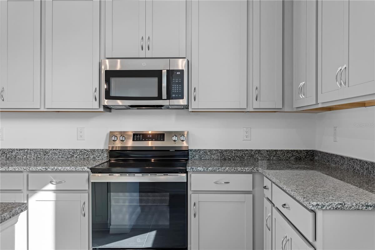 9616 MONTAGUE STREET — photo 12 of 42