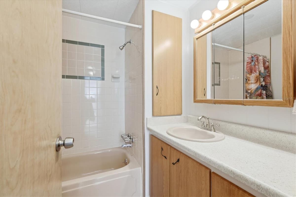 1208 44TH AVENUE DRIVE — photo 14 of 45