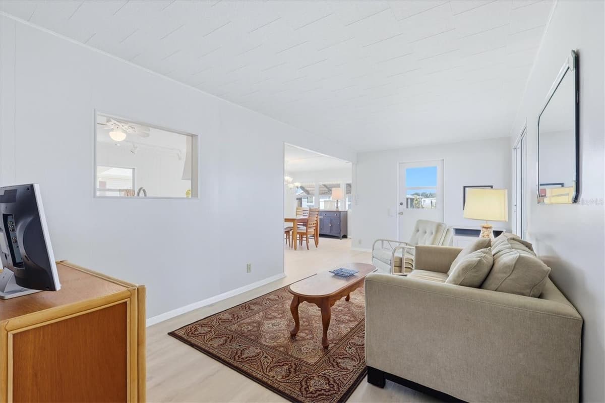 1208 44TH AVENUE DRIVE — photo 5 of 45