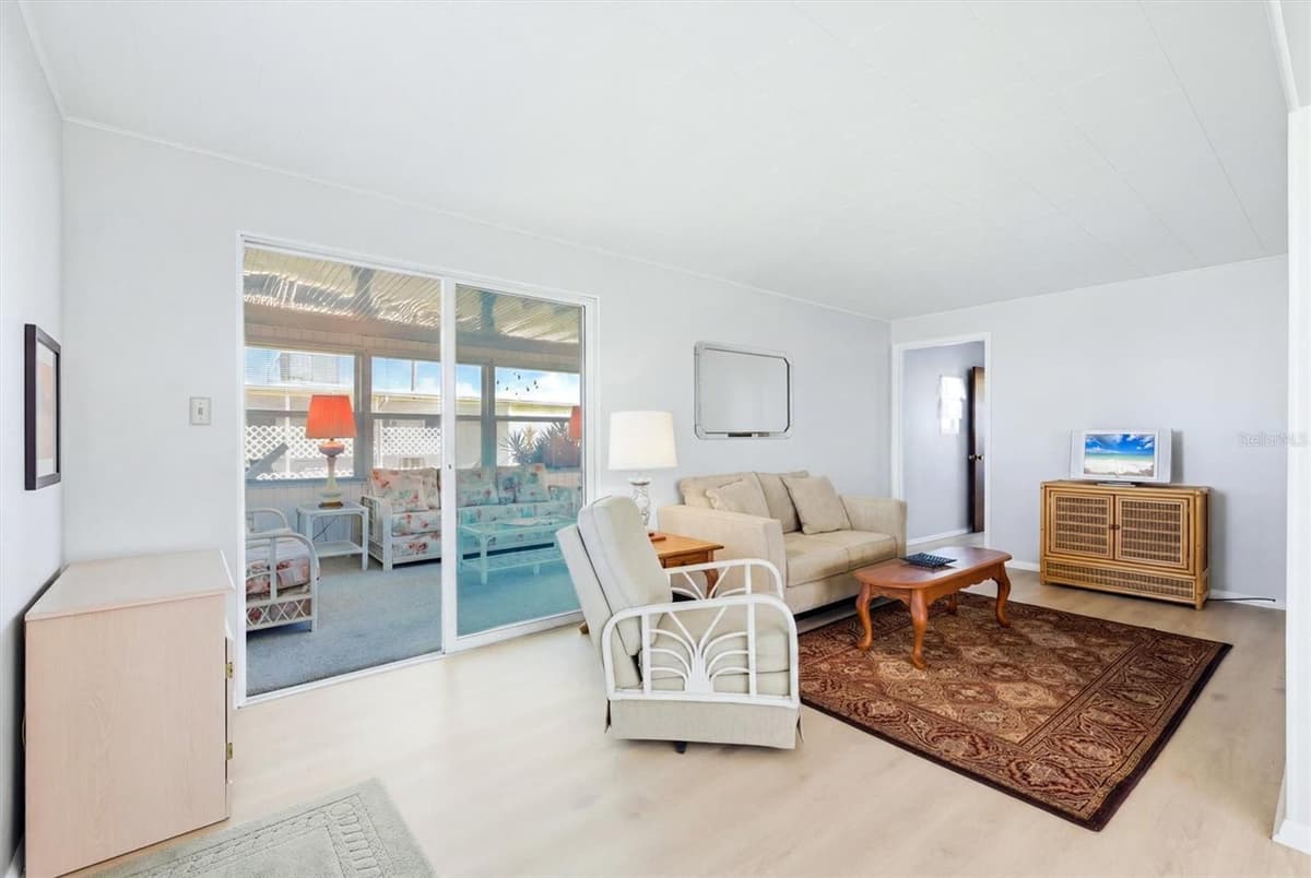 1208 44TH AVENUE DRIVE — photo 4 of 45