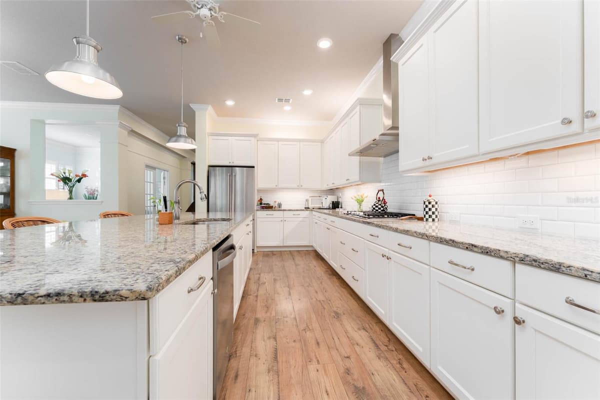 14008 SWALLOW HILL DRIVE — photo 16 of 46