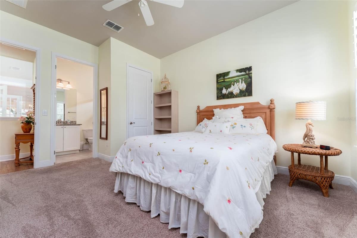 14008 SWALLOW HILL DRIVE — photo 7 of 46
