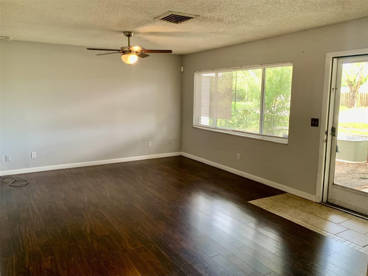 5050 29TH AVENUE — photo 3 of 21