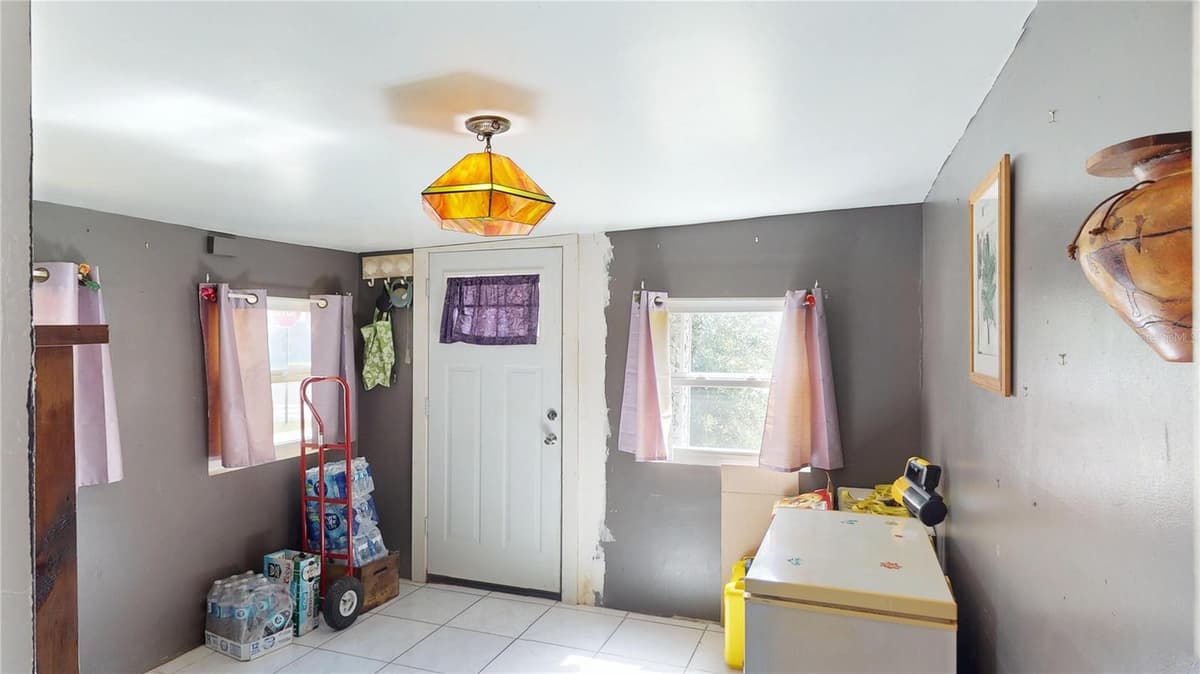 5651 6TH STREET — photo 4 of 24
