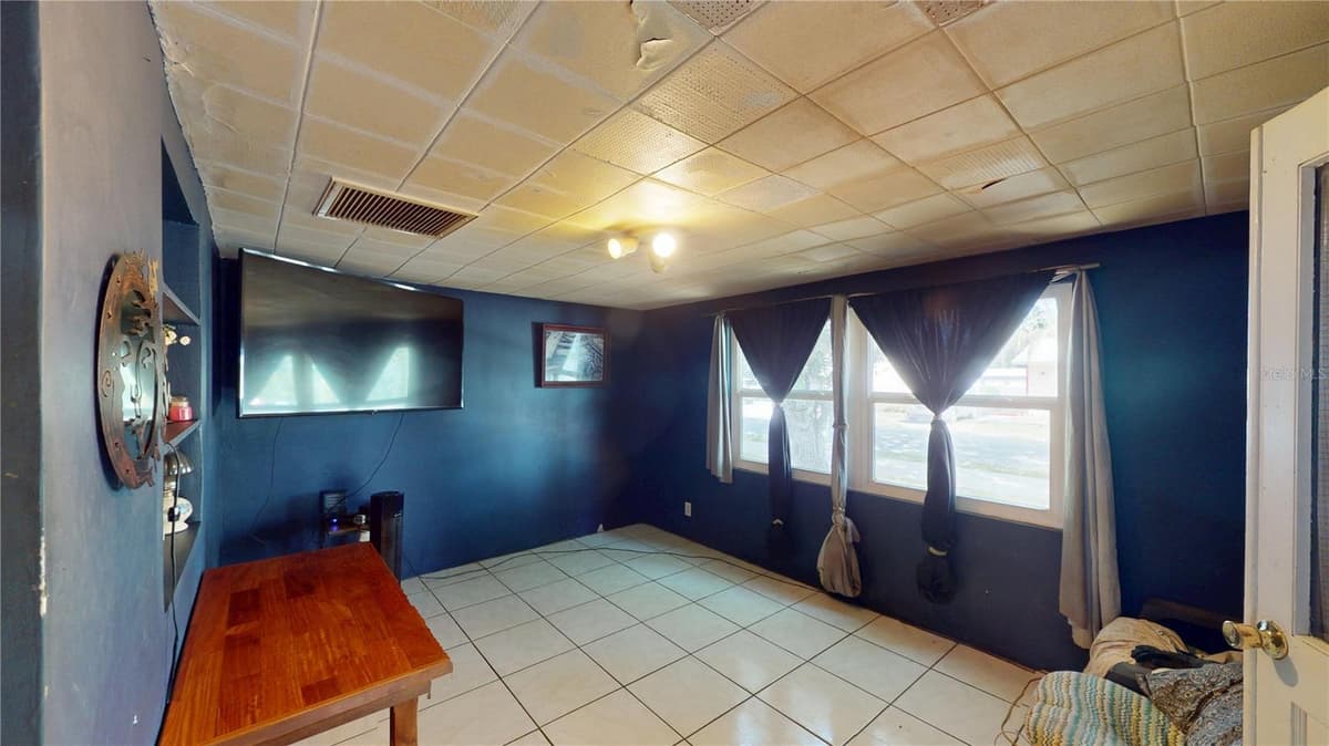 5651 6TH STREET — photo 3 of 24