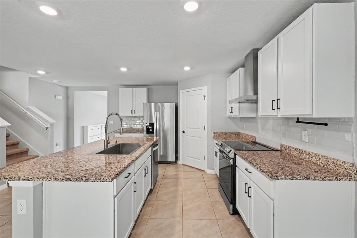 36851 GOFFAUX LOOP — photo 12 of 65