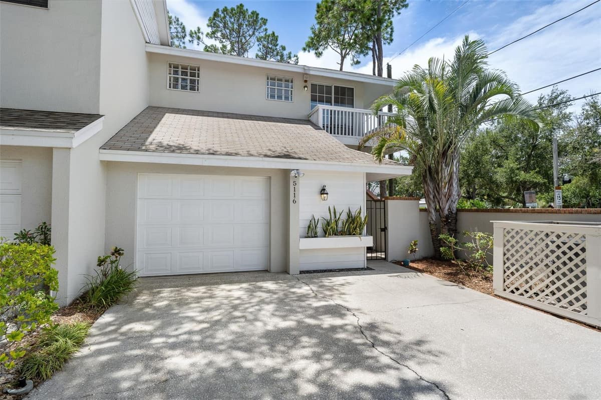 5116 BAYSHORE BOULEVARD — photo 1 of 84