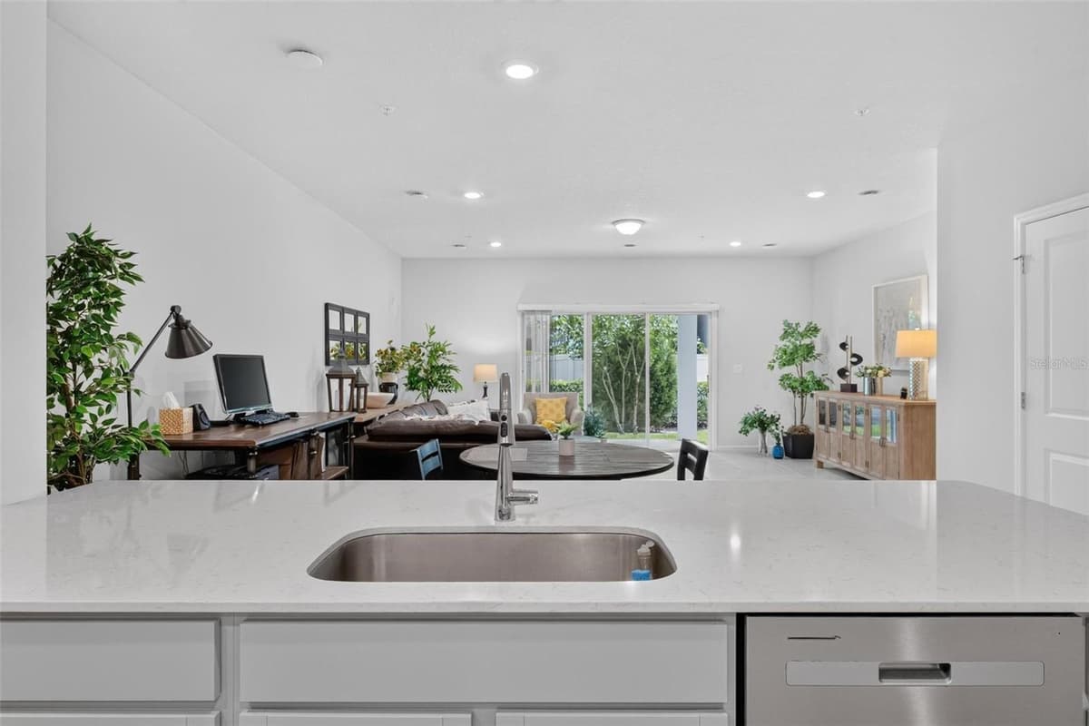 2033 CANNY COVE — photo 9 of 55