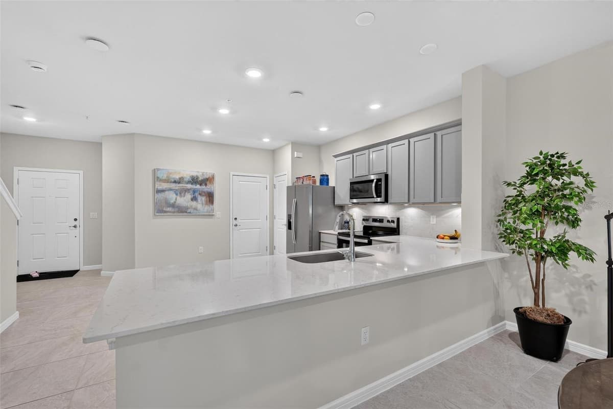 2033 CANNY COVE — photo 11 of 55