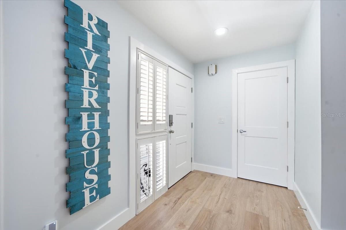 5214 RIVERVIEW CIRCLE — photo 14 of 56