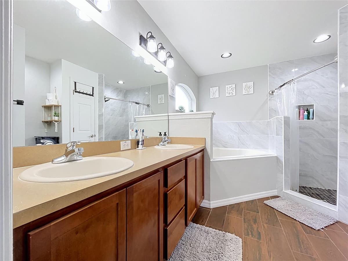 3217 ENCLAVE BOULEVARD — photo 4 of 4