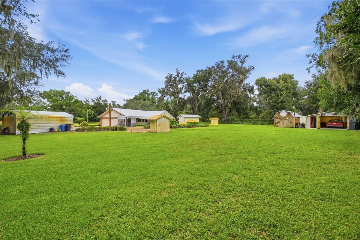 3704 THONOTOSASSA ROAD — photo 40 of 52