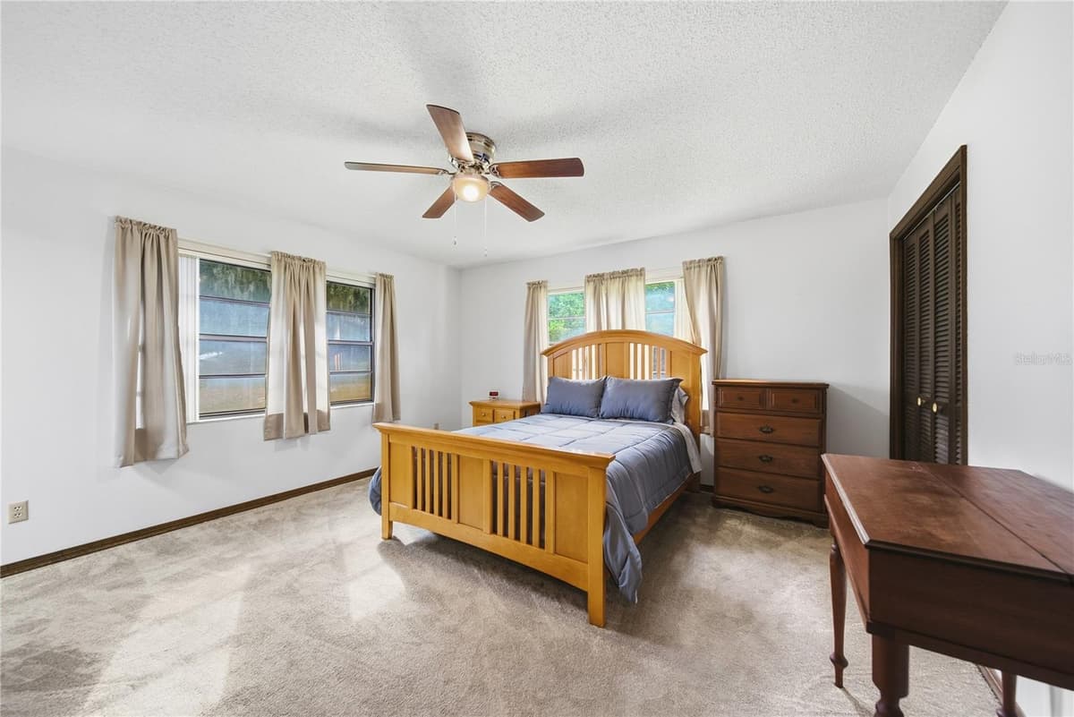 3704 THONOTOSASSA ROAD — photo 11 of 52