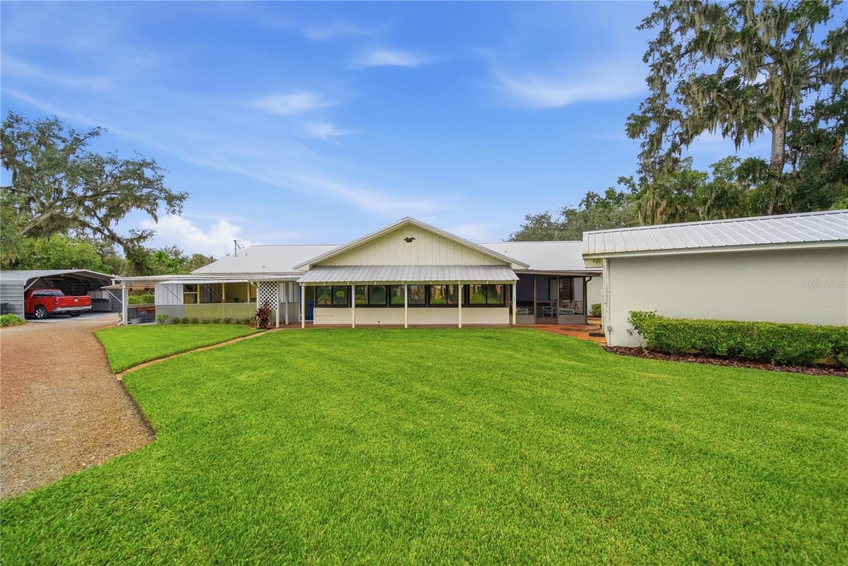 3704 THONOTOSASSA ROAD — photo 37 of 52