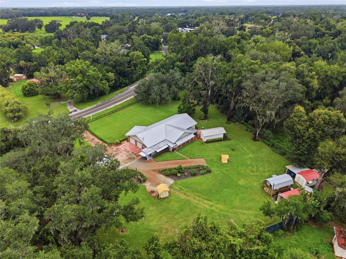 3704 THONOTOSASSA ROAD — photo 41 of 52