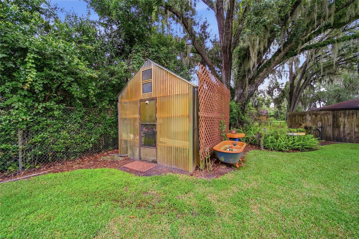 3704 THONOTOSASSA ROAD — photo 49 of 52