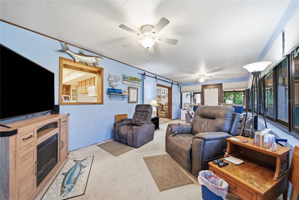 3704 THONOTOSASSA ROAD — photo 30 of 52