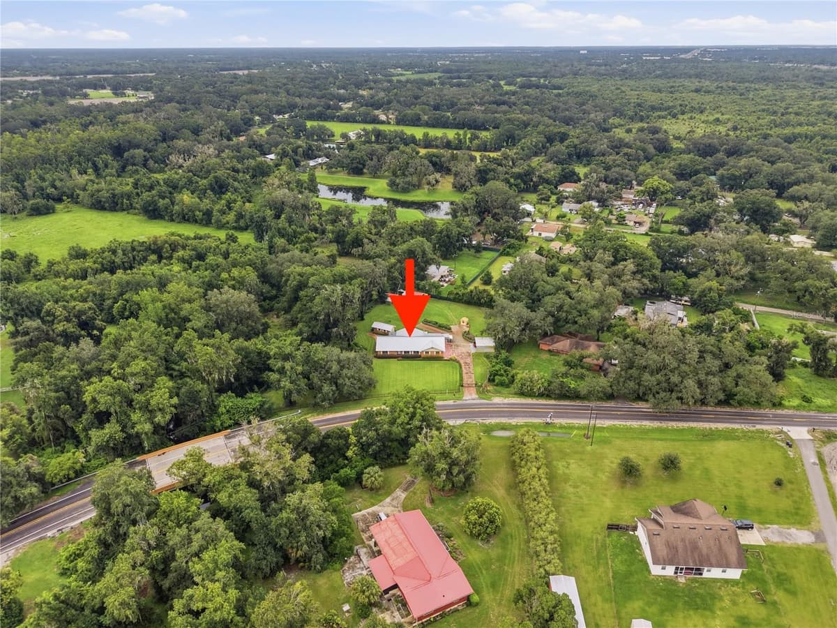 3704 THONOTOSASSA ROAD — photo 7 of 52