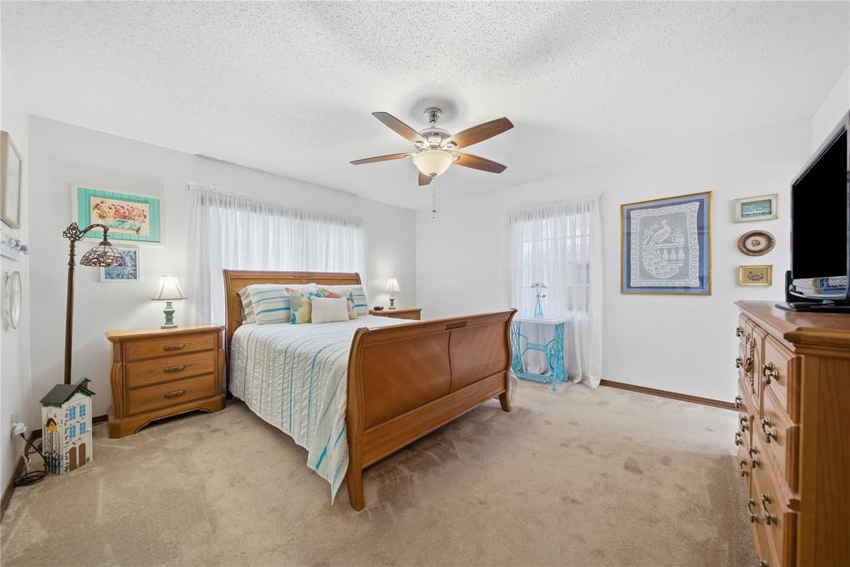 3704 THONOTOSASSA ROAD — photo 15 of 52