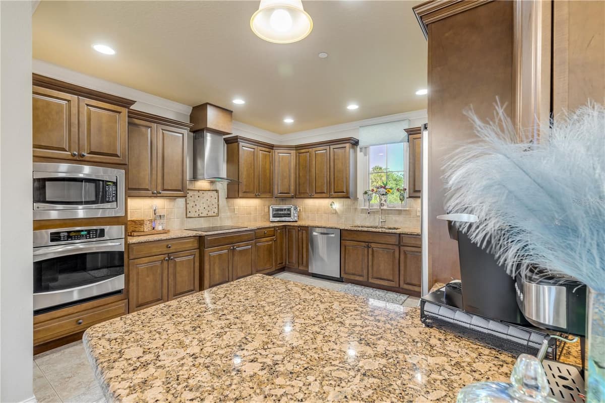5090 RIVERSIDE DRIVE — photo 33 of 60
