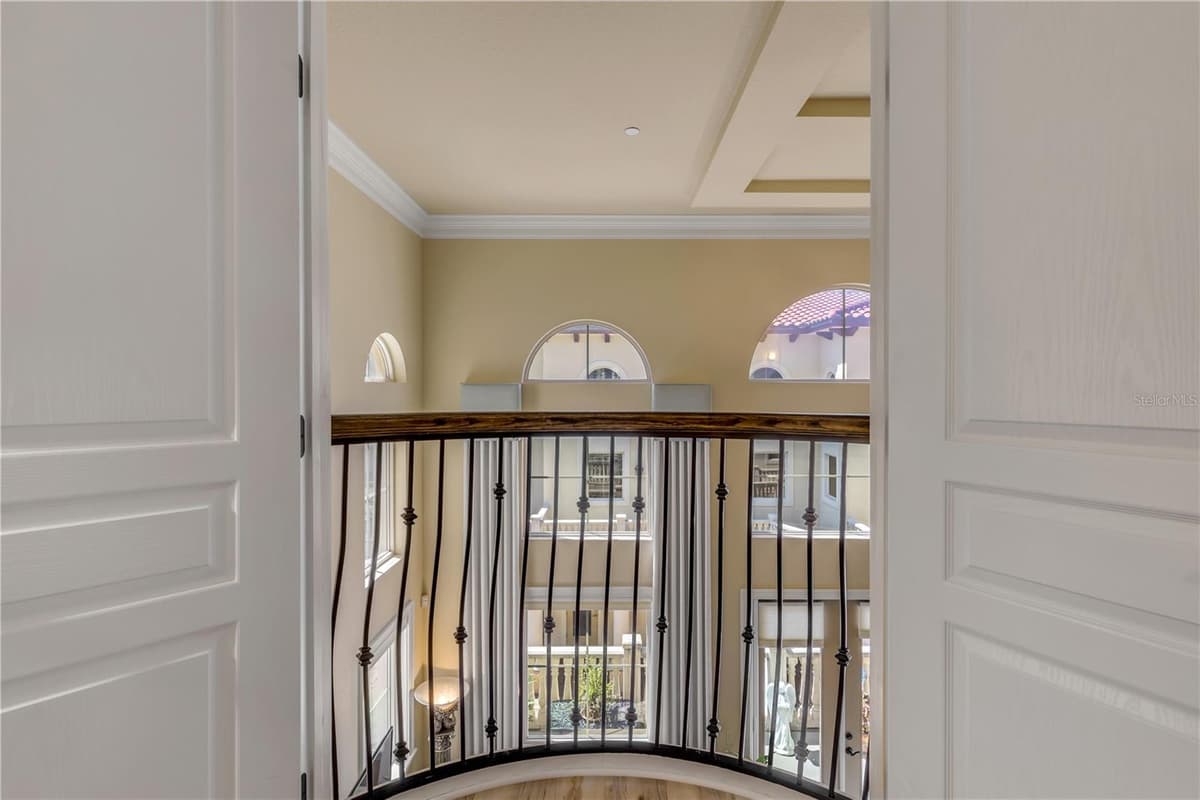 5090 RIVERSIDE DRIVE — photo 41 of 60