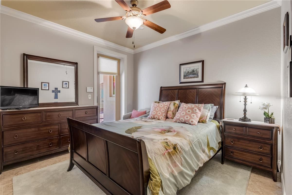 5090 RIVERSIDE DRIVE — photo 47 of 60