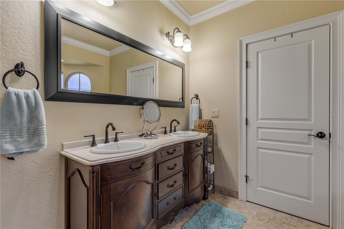 5090 RIVERSIDE DRIVE — photo 43 of 60
