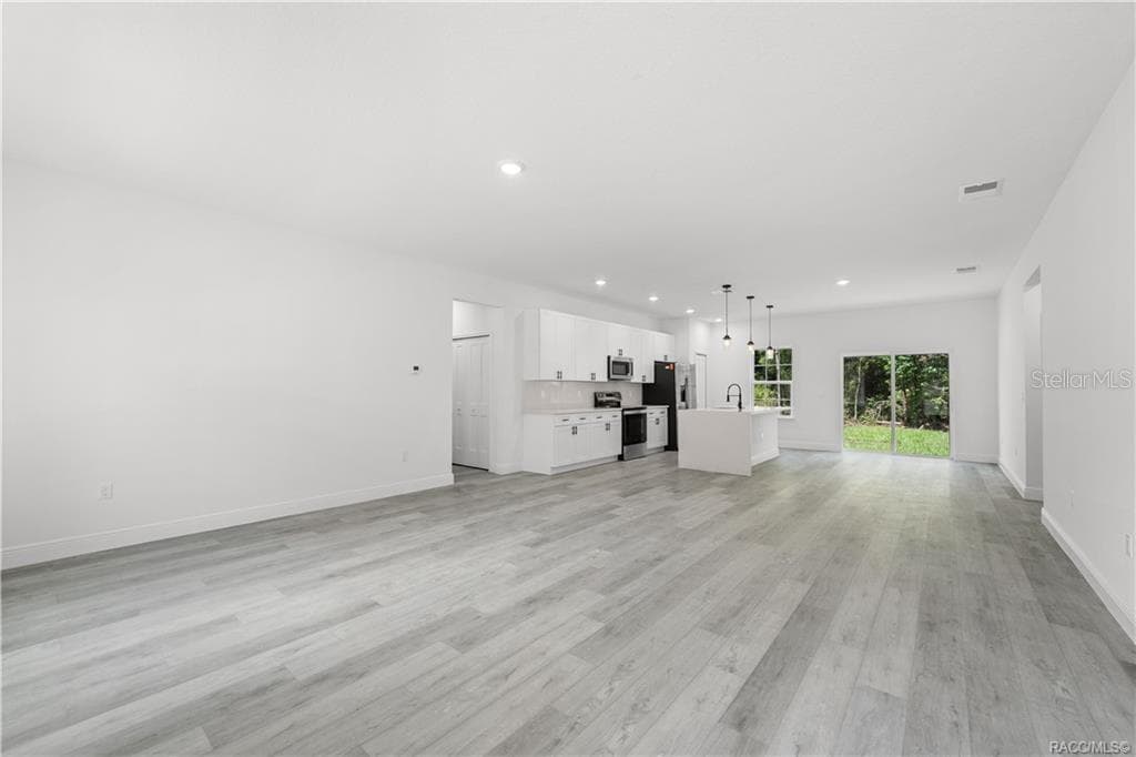 6097 DARLINGTON DRIVE — photo 3 of 28