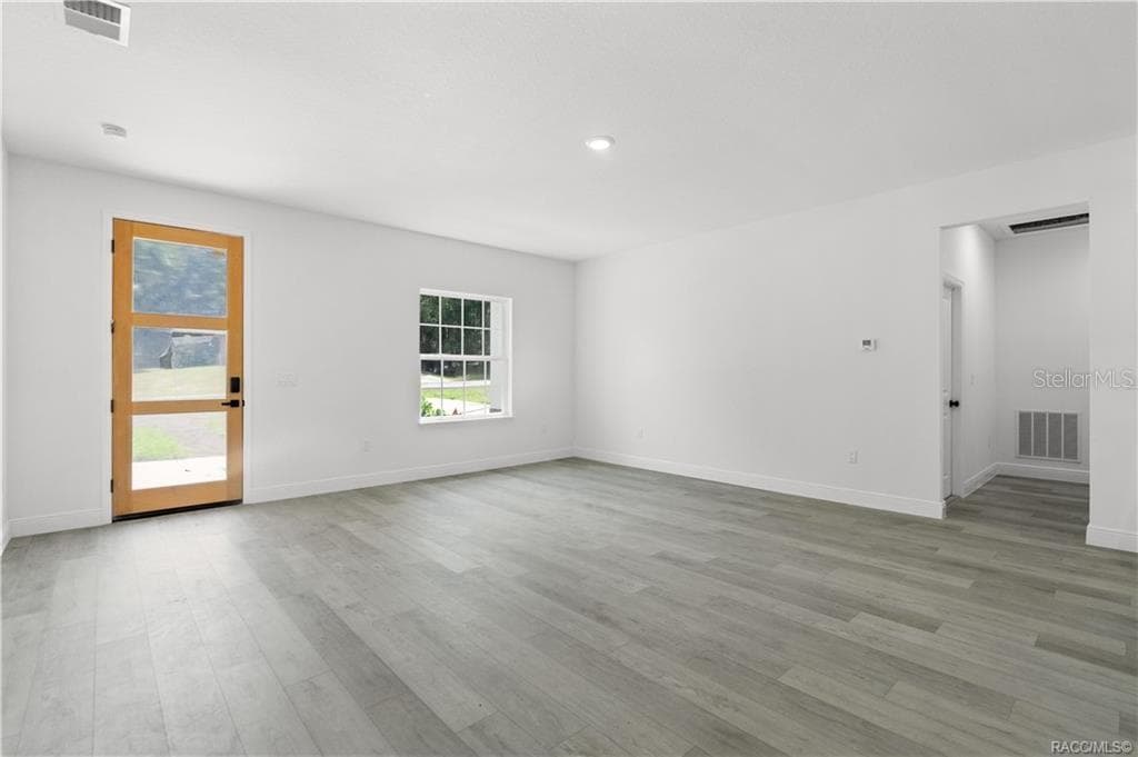 6097 DARLINGTON DRIVE — photo 16 of 28