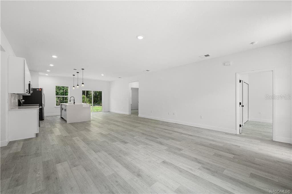 6097 DARLINGTON DRIVE — photo 4 of 28
