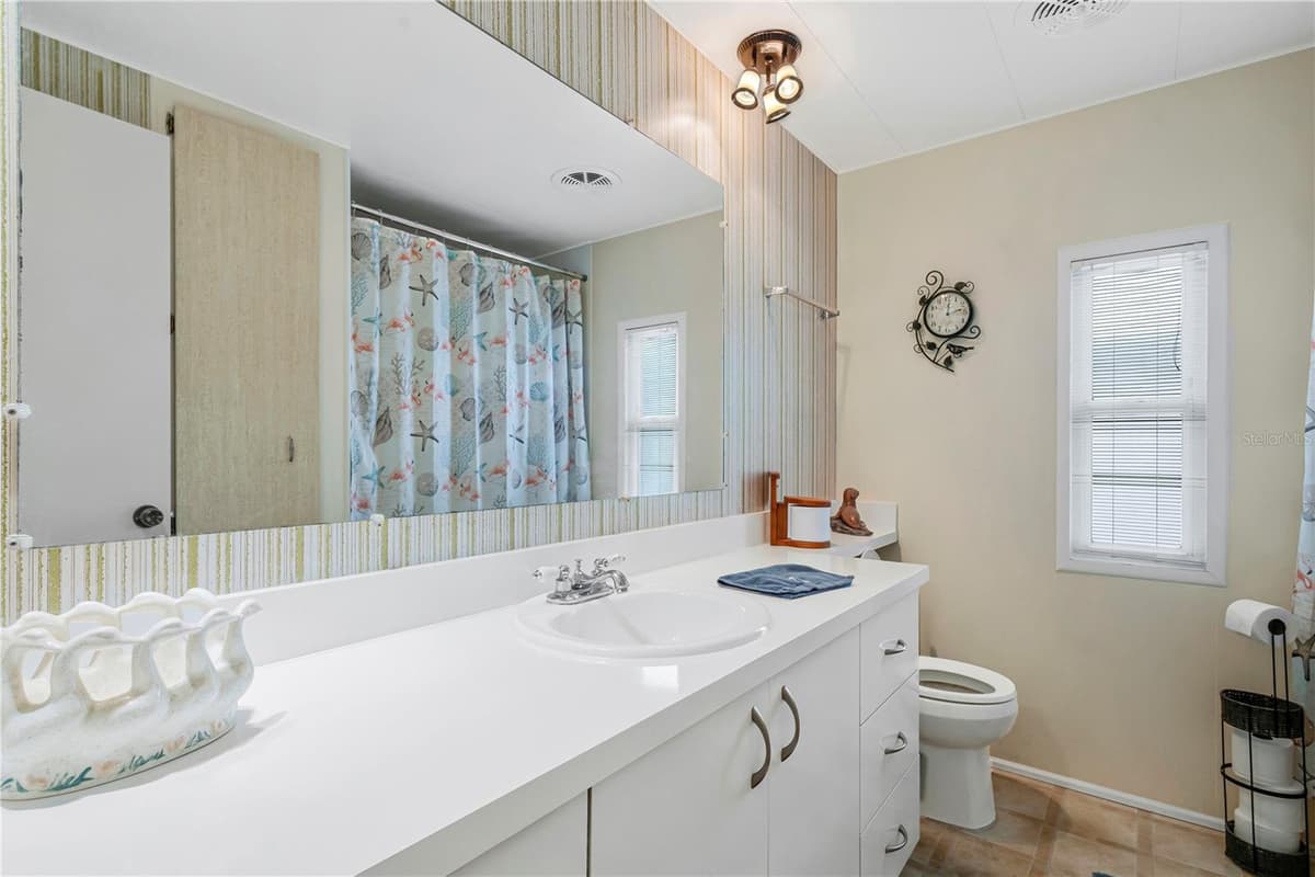 3324 TIKI DRIVE — photo 14 of 32