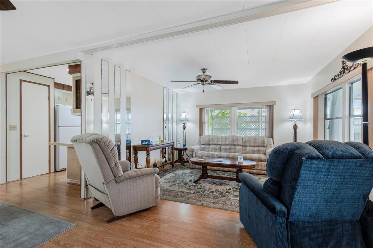 3324 TIKI DRIVE — photo 3 of 32