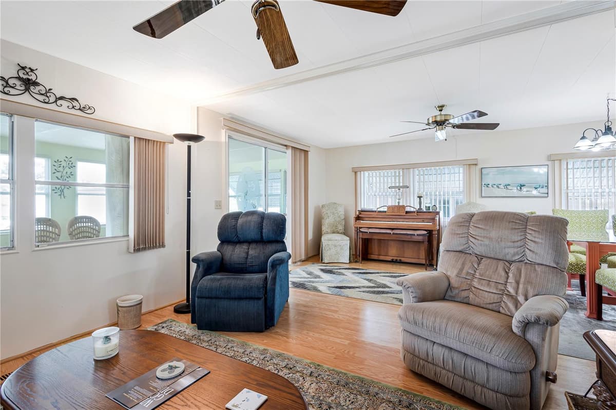3324 TIKI DRIVE — photo 4 of 32