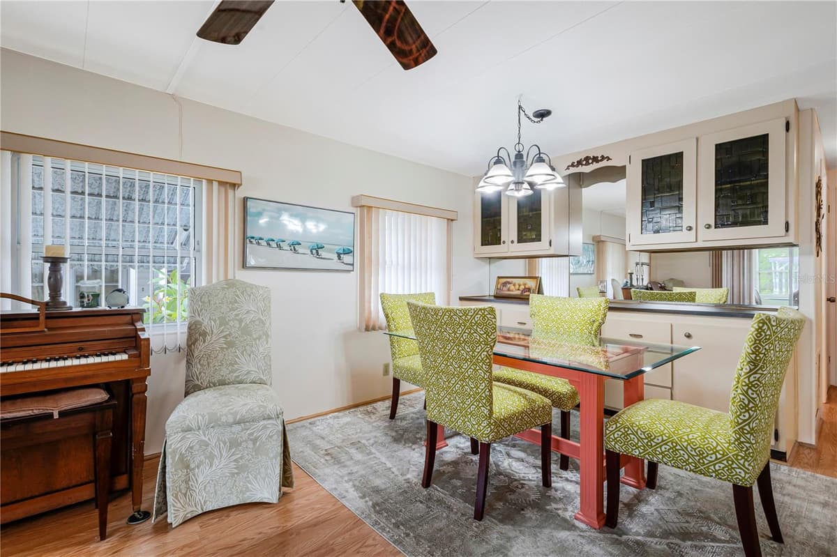 3324 TIKI DRIVE — photo 8 of 32