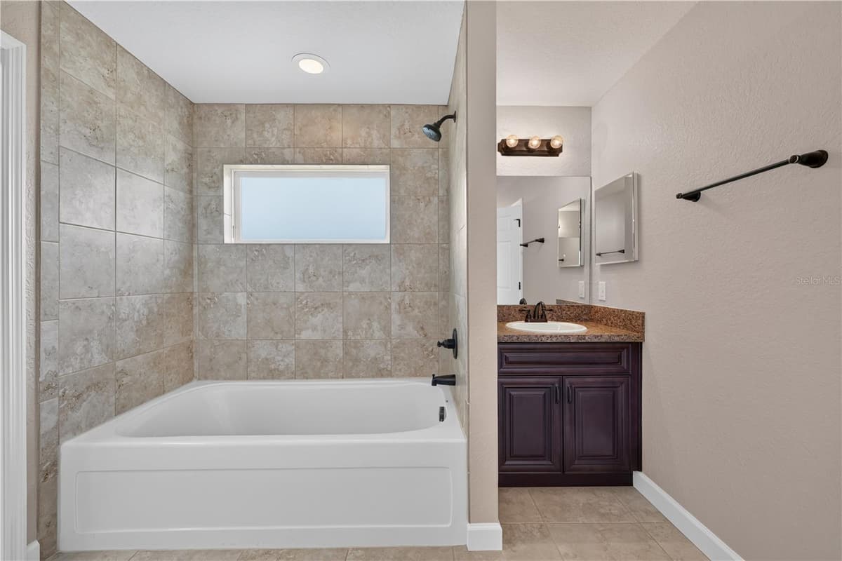 7 WILLOW RUN DRIVE — photo 25 of 41
