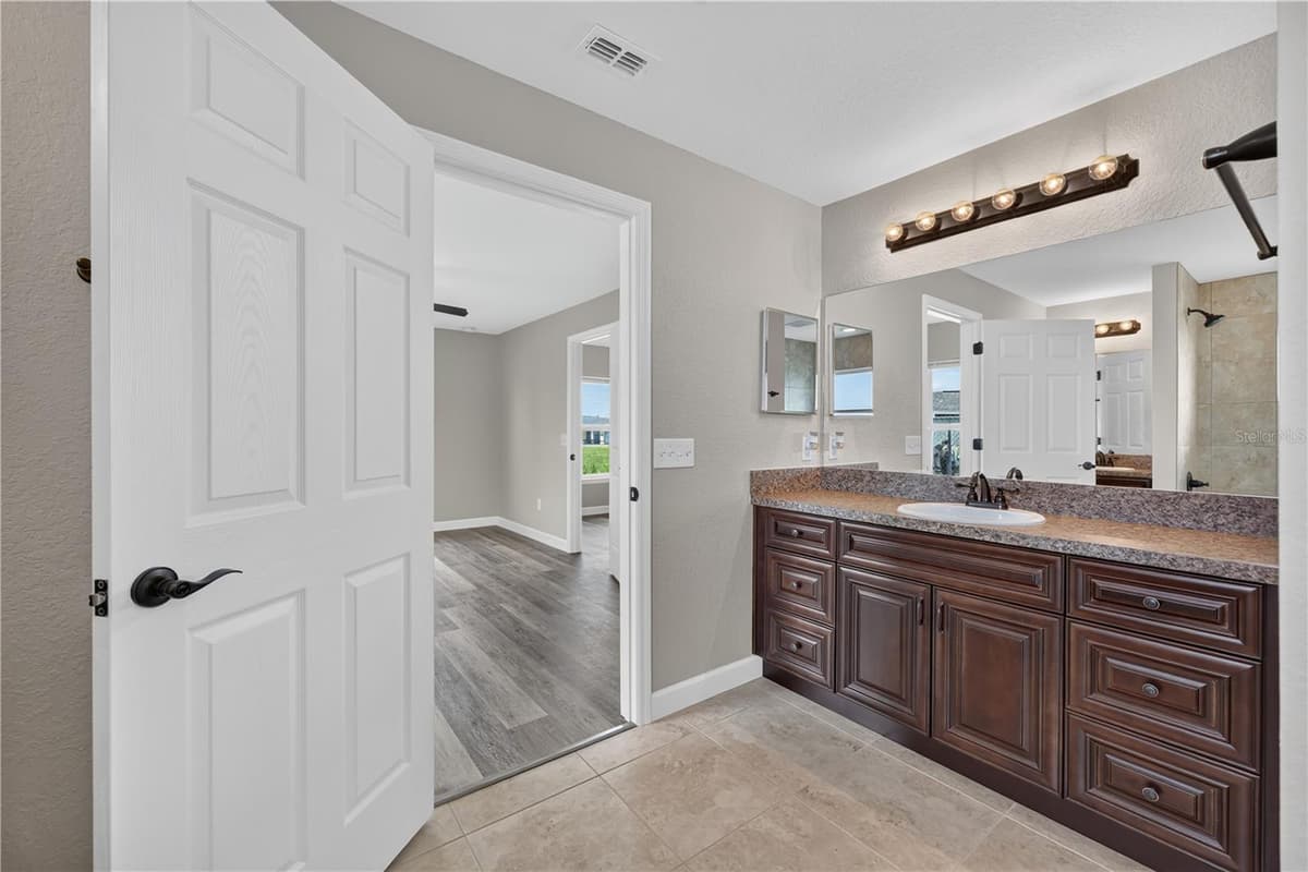 7 WILLOW RUN DRIVE — photo 26 of 41