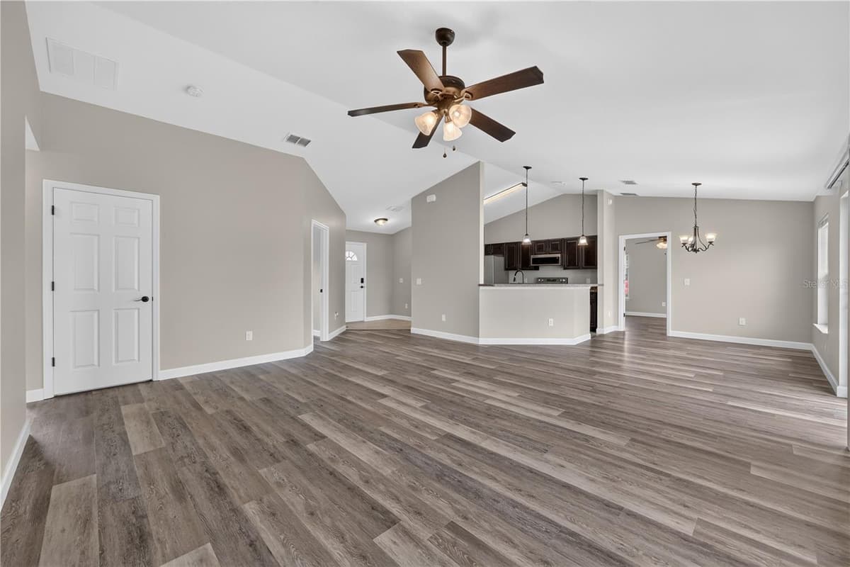 7 WILLOW RUN DRIVE — photo 11 of 41