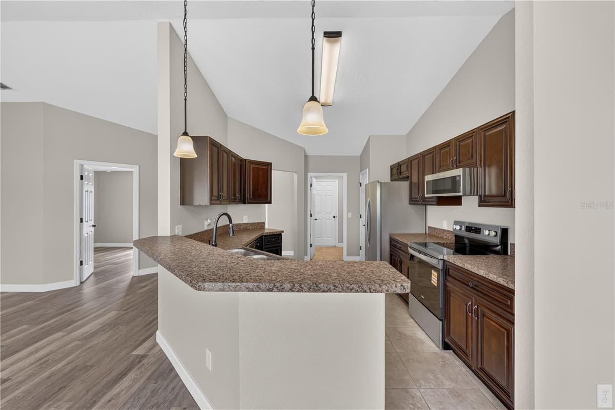 7 WILLOW RUN DRIVE — photo 19 of 41