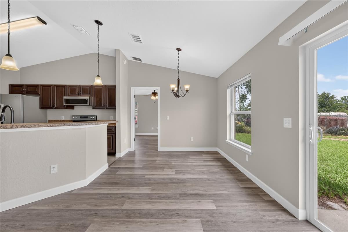 7 WILLOW RUN DRIVE — photo 15 of 41