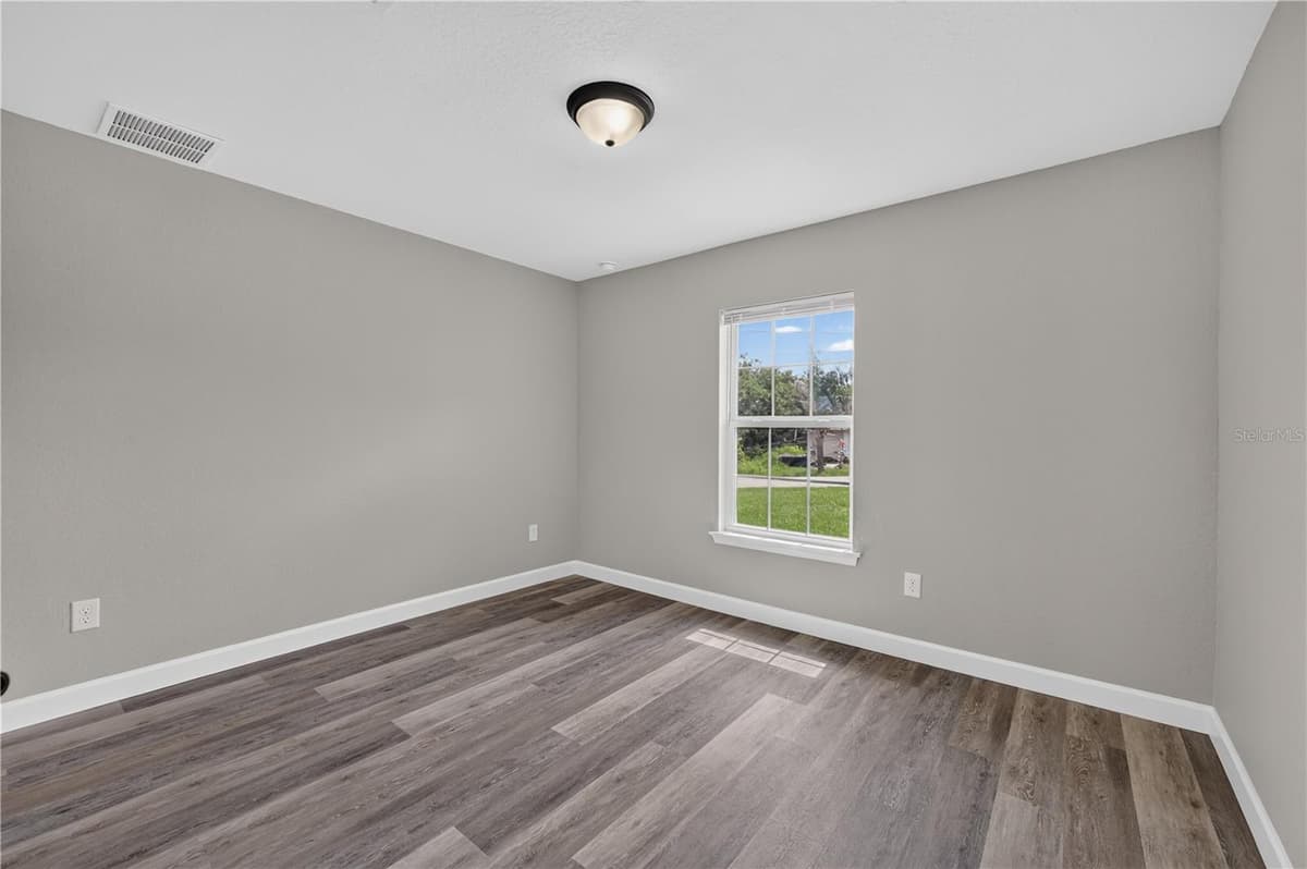 7 WILLOW RUN DRIVE — photo 32 of 41